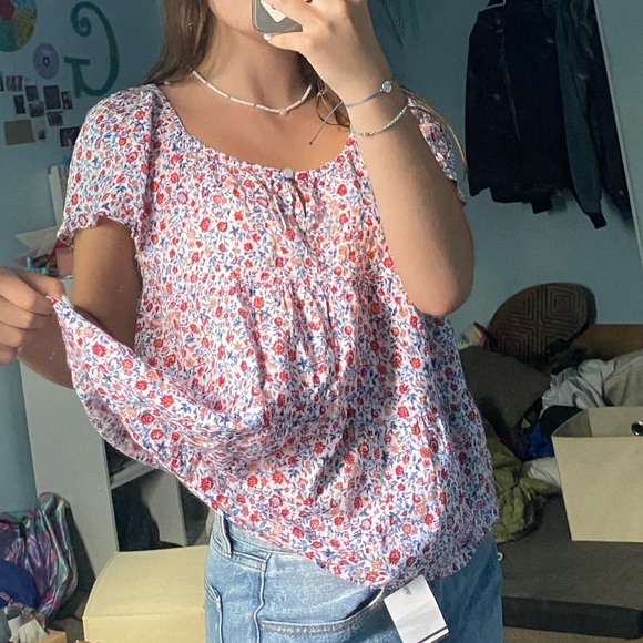 Floral old navy too - Picture 1 of 4